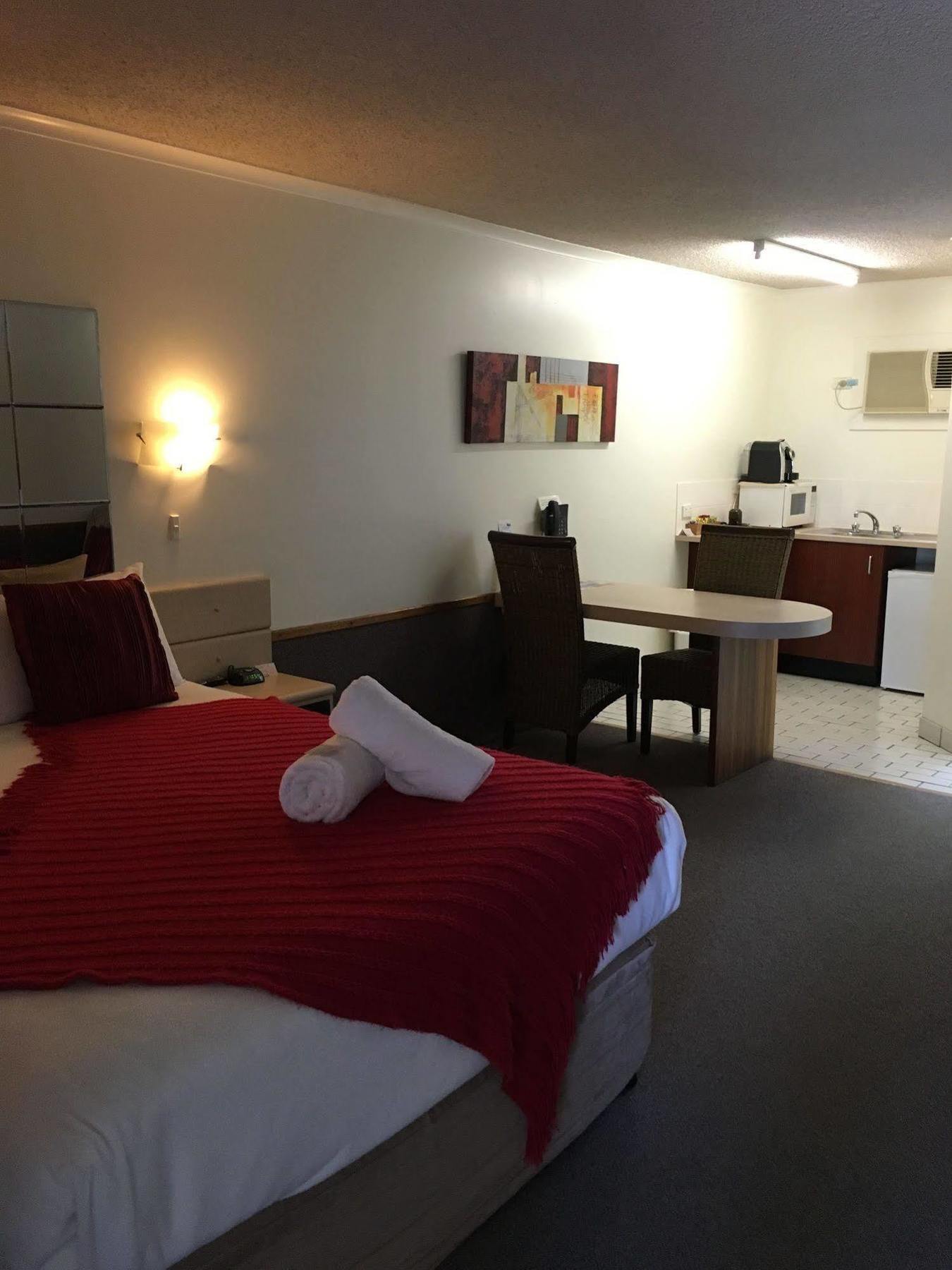 Rockhampton Court Motor Inn Exterior photo